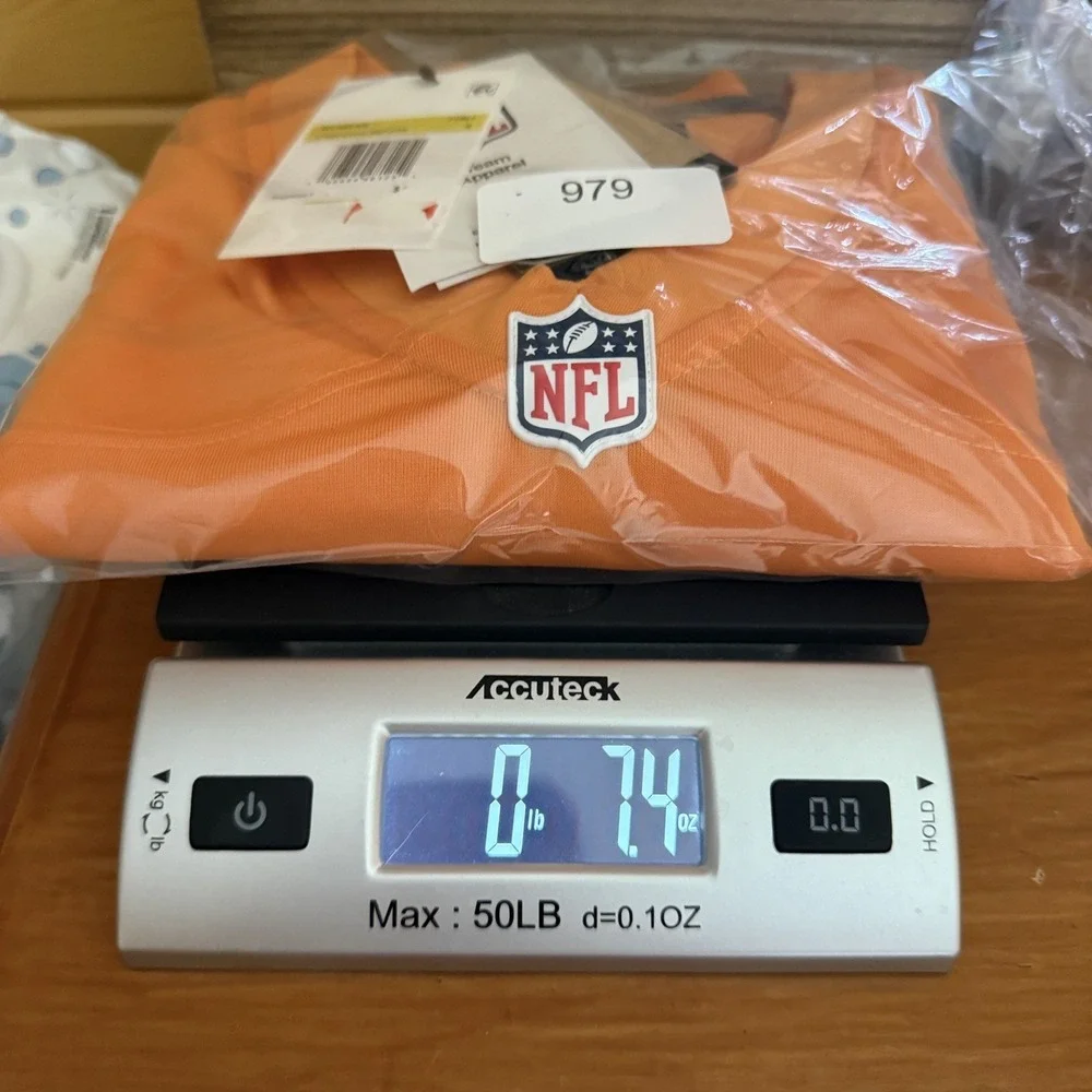 NWT Nike Mike Evans Tampa Bay Buccaneers NFL Orange Creamsicle Jersey Womens Sm.